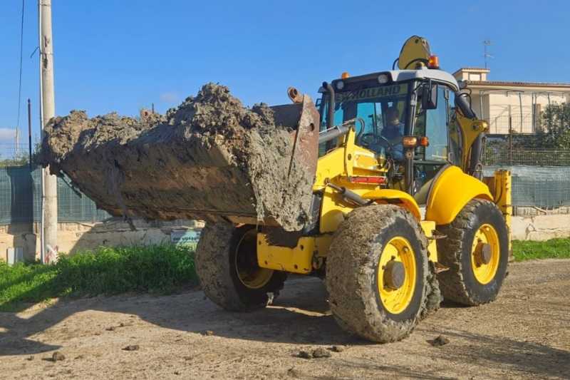 OmecoHub - Immagine NEW HOLLAND LB115B